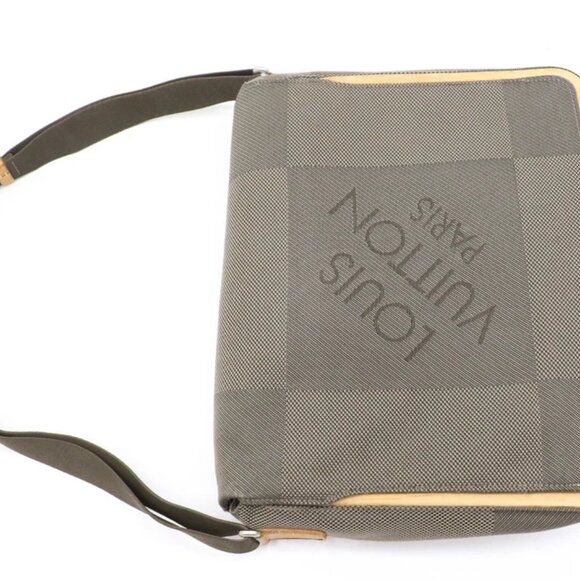 Louis Vuitton Terre Damier Geant Messenger Bag - Brown - Picture 11 of 15